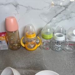 哺乳瓶5個、レンジ消毒、離乳食、母乳フリーザーバックなどの画像
