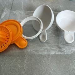 哺乳瓶5個、レンジ消毒、離乳食、母乳フリーザーバックなどの画像