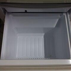 シャープ冷蔵庫ホワイトの画像