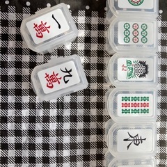 麻雀牌の形の小物入れの画像