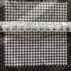 麻雀牌の形の小物入れの画像