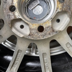 商談中　
ホイール付きスタッドレスタイヤの画像