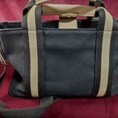 中古　横浜元町キタムラ２　レディース　２WAYショルダーバック　キタムラハンカチ付きの画像