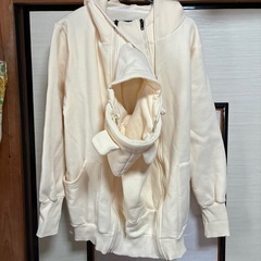 赤ちゃんと着れるパーカーの画像