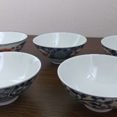 お茶碗と箸の画像