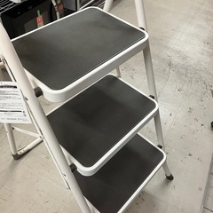 ロ 2510ー688 折りたたみ式 3段ステップラダー 脚立 キズ 汚れありの画像