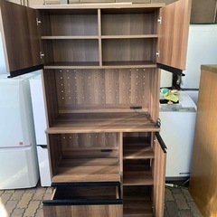 キッチンボード　食器棚
の画像