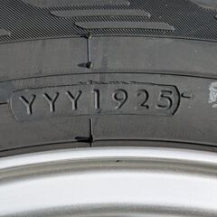 新品スタッドレスタイヤ4本セット　ジムニーJB64 用の画像