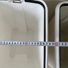 蓋なしゴミ箱二つの画像