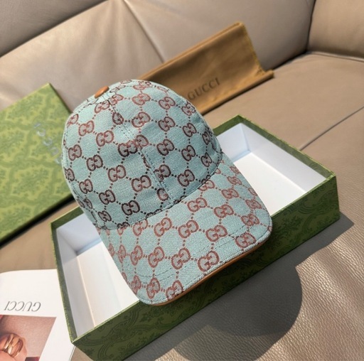 GUCCI GGパターン ベースボールキャップ 水色