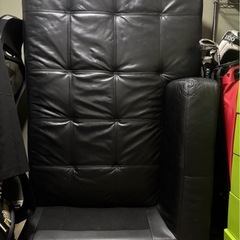ニトリ　黒　革　ソファー　３人掛けの画像