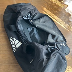 アディダススポーツバッグの画像
