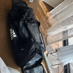 アディダススポーツバッグの画像