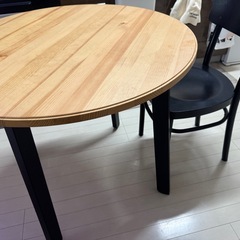 IKEAイケアテーブル&椅子の画像