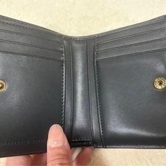 CHARLES & KEITH ミニトップジップ スモールウォレットの画像