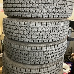 最終日の為値下げ⭐︎スタッドレスタイヤ4本セットの画像