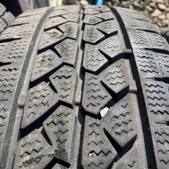 BS VL1 195/80R15 107/105L LT 4本 スタッドレスタイヤ中古 ハイエースキャラバンなどの画像