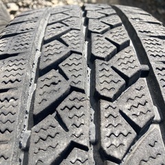 BS VL1 195/80R15 107/105L LT 4本 スタッドレスタイヤ中古 ハイエースキャラバンなどの画像