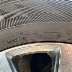 スタッドレスタイヤ225/60/R17の画像