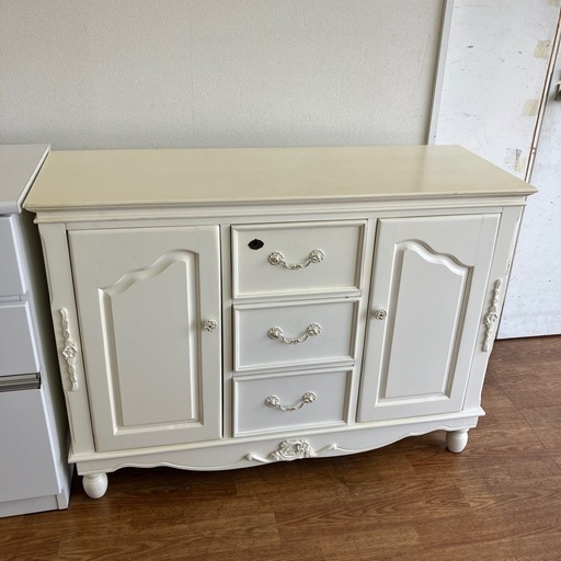 キャビネット アンティーク調 キズ有り 程度B ホワイト【取りに来れる方限定】