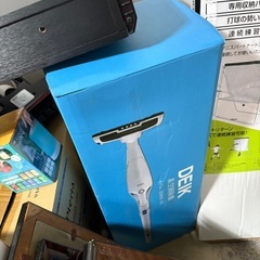 家電、靴、服、テレビオーディオ、トースター、扇風機、ノンフライヤー、掃除機などの画像