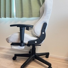 ゲーミングチェア／オフィスチェアの画像