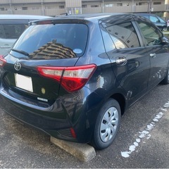 令和1年式トヨタ　ヴィッツの画像