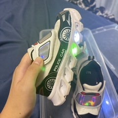 くつ 16cm ふたつピカピカ光ります
の画像