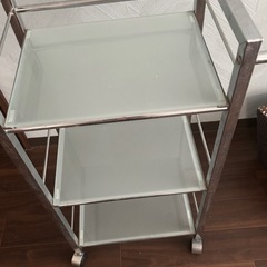 【譲渡先 決定】ガラス棚３段ワゴンの画像