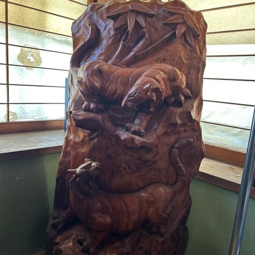 虎　木彫　1枚　約130cm