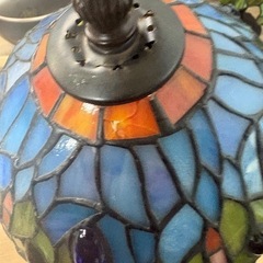 ステンドグラス、割れありの画像