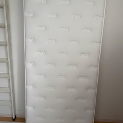 ウッドスプリングベッド&マットレスの画像