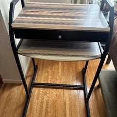 【無料】引取り限定 パソコンデスク 無料 机  PC 引取り限定 札幌市 北区 0円で差し上げますの画像