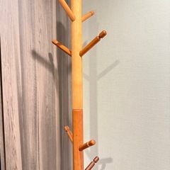 ポールハンガー オシャレ　パイプハンガー コートハンガー 木製　グラテーション　の画像