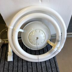 OJM001８K) 東芝シーリングライト<:幅、奥行；約48㎝角 高さ：約14cm＞中古品【取りに来られる方限定】　 の画像