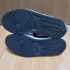 NIKE エアジョーダン1 ロー "Grey/Black/Pink" 27.5cmの画像