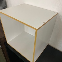 R95 白いカラーボックス一個の画像