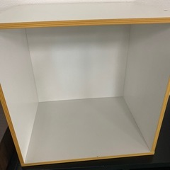 R95 白いカラーボックス一個の画像