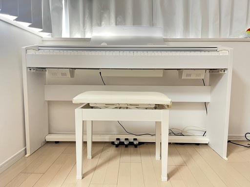 ピアノ　ホワイト　CASIO