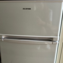 ロッカー、冷蔵庫、イス、三段ボックス、タンスの画像