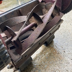 手押し芝刈機の画像