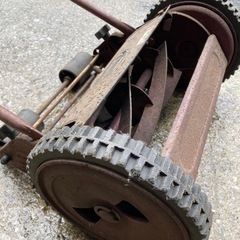 手押し芝刈機の画像