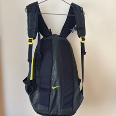 （受渡決定 連絡しないでください）Nike バックパック ブラック/イエローの画像