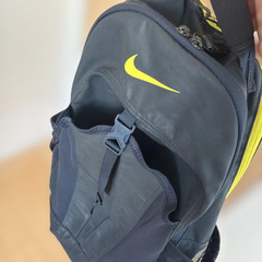 （受渡決定 連絡しないでください）Nike バックパック ブラック/イエローの画像