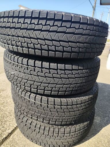 ハイエース用Yokohamaスタッドレス