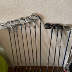 ゴルフクラブセット TaylorMade Srixon Titleistの画像