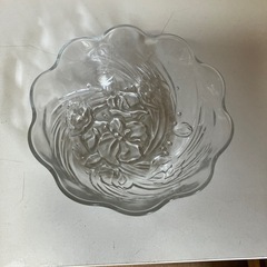 ガラスの器の画像