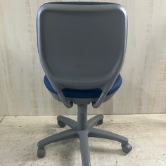 J559⭐️美品✨オカムラ　オフィスチェア　キャスター付き　高さ調節可能の画像