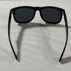 Ray-Ban ブラックサングラス ケース付きの画像