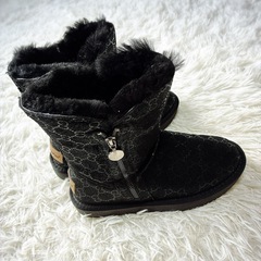 ふわモコ❗️内ボア美品❗️【チャンジャ】黒ショートブーツ 23cm ジップ付きの画像